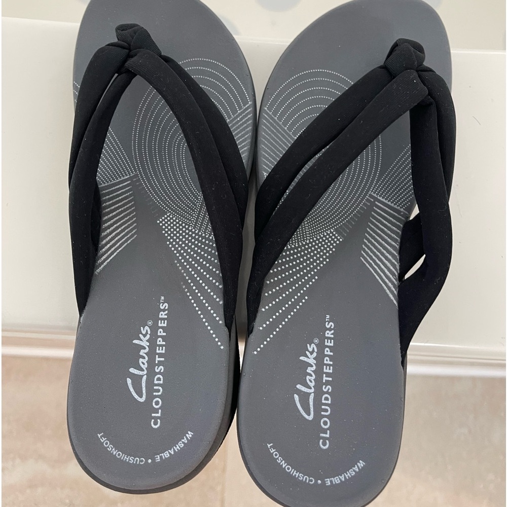Clarks Women’s Cloudsteppers Arla Kaylie Flip- Flops